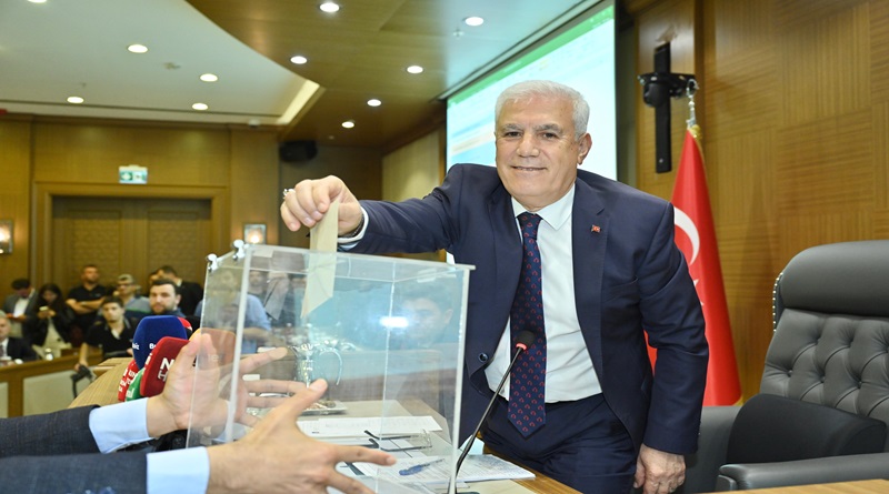 Büyükşehir’in İlk meclis toplantısında su indirimi ve Türkçe tabela kararı